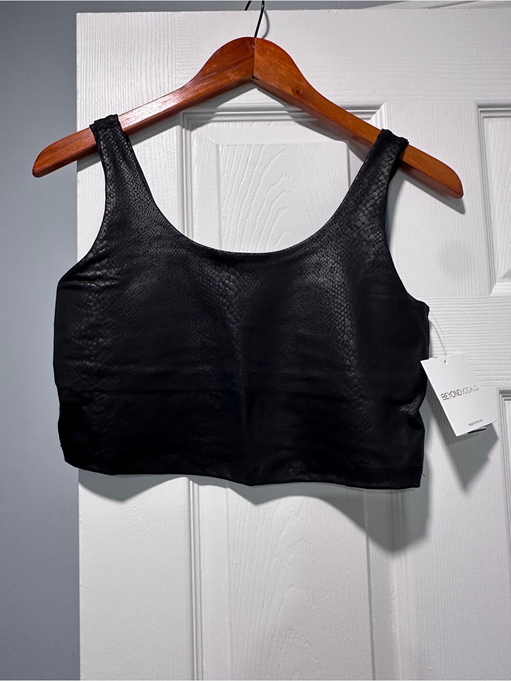 Beyond Yoga Black Textured Scoop Crop Tank